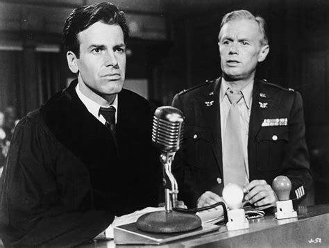  Judgment at Nuremberg 법정 드라마에서 펼쳐지는 역사와 인간 본성의 대결!