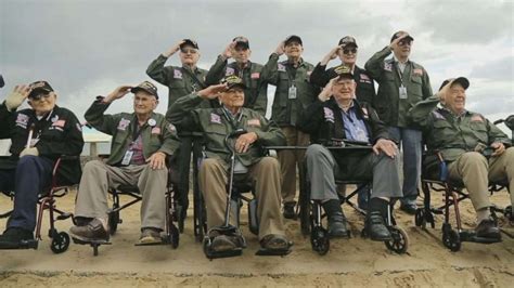 'The Best Years of Our Lives'!  War Veterans Return Home and Face Unexpected Challenges in Post-World War II America! 